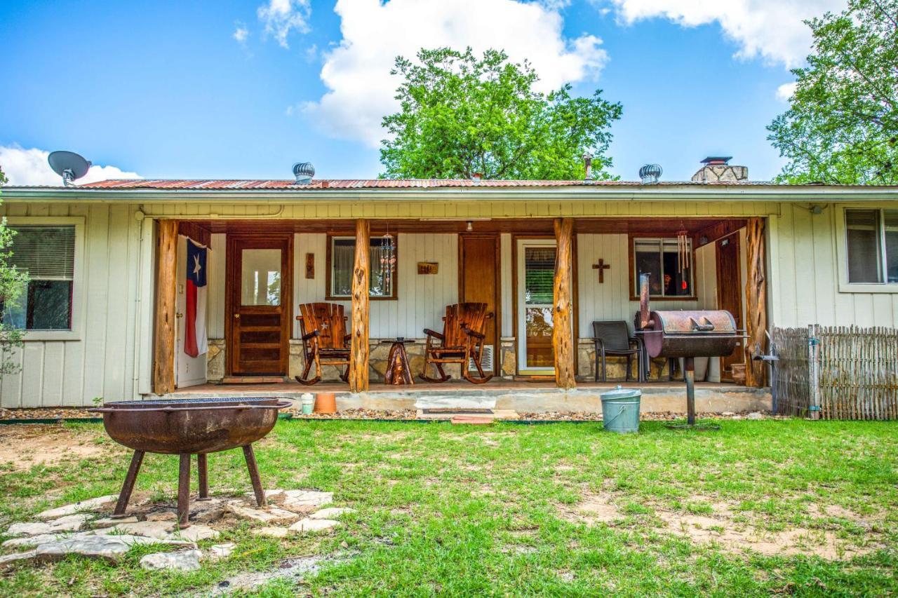 River Ridge Bandera Cabin Екстериор снимка